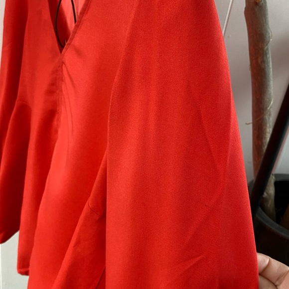 NWT Tuckernuck Pomander Place Red Hollis Top Blouse Pinkish Flowy Polyester New - Picture 12 of 13